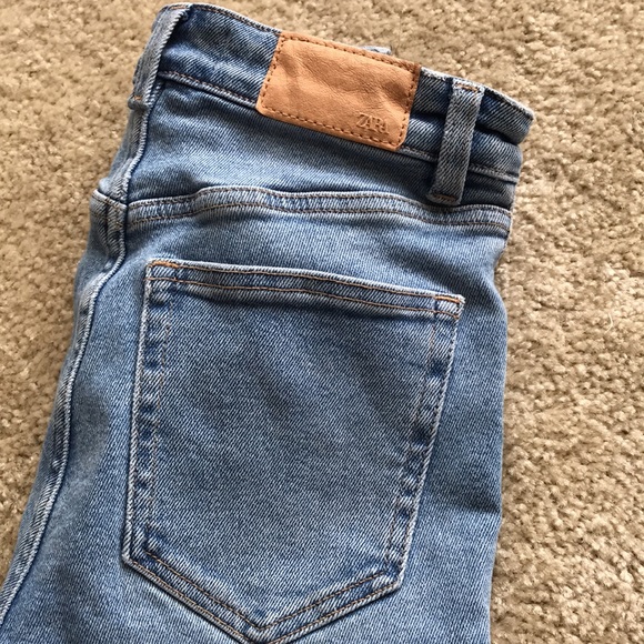 Zara skinny light washed denim size 4 - Picture 6 of 7